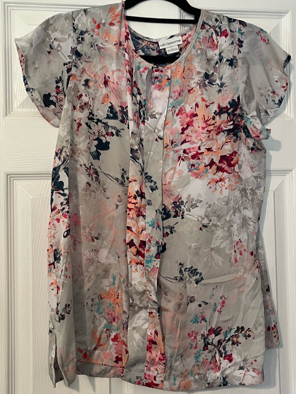 Liz Claiborne Gray Floral Ruffled Front Blouse